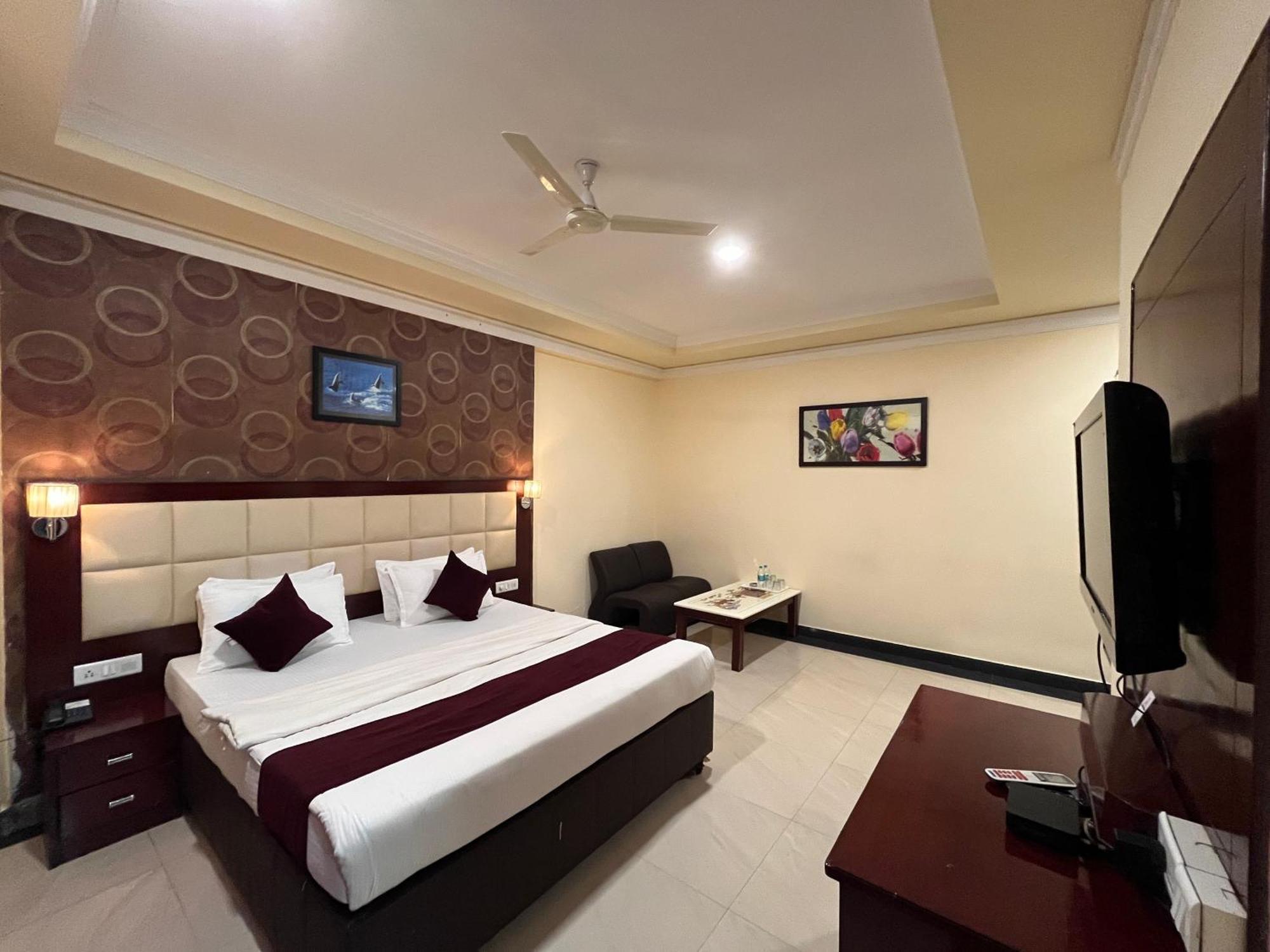 Ananya Comfortss Hospet Exterior foto