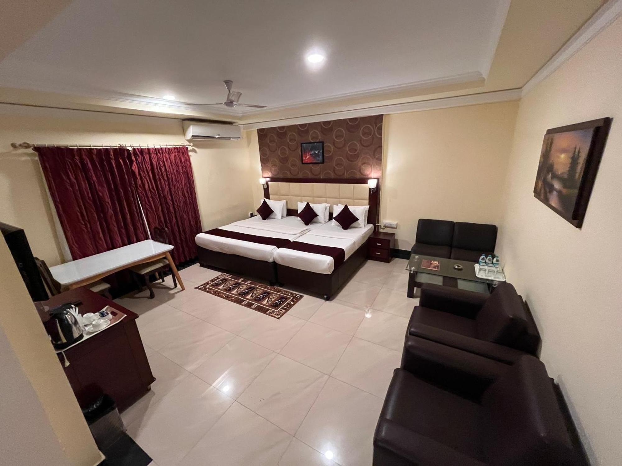 Ananya Comfortss Hospet Exterior foto